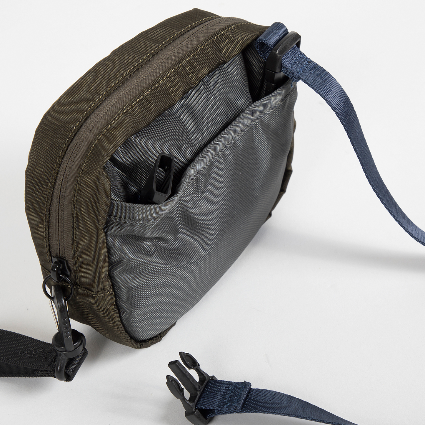 Potent Charcoal X Grassy Mini Messenger